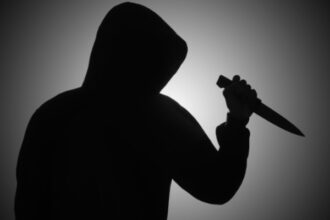 قاتل والدته في الكرك كان يعتقد أن والدته هي زوجته