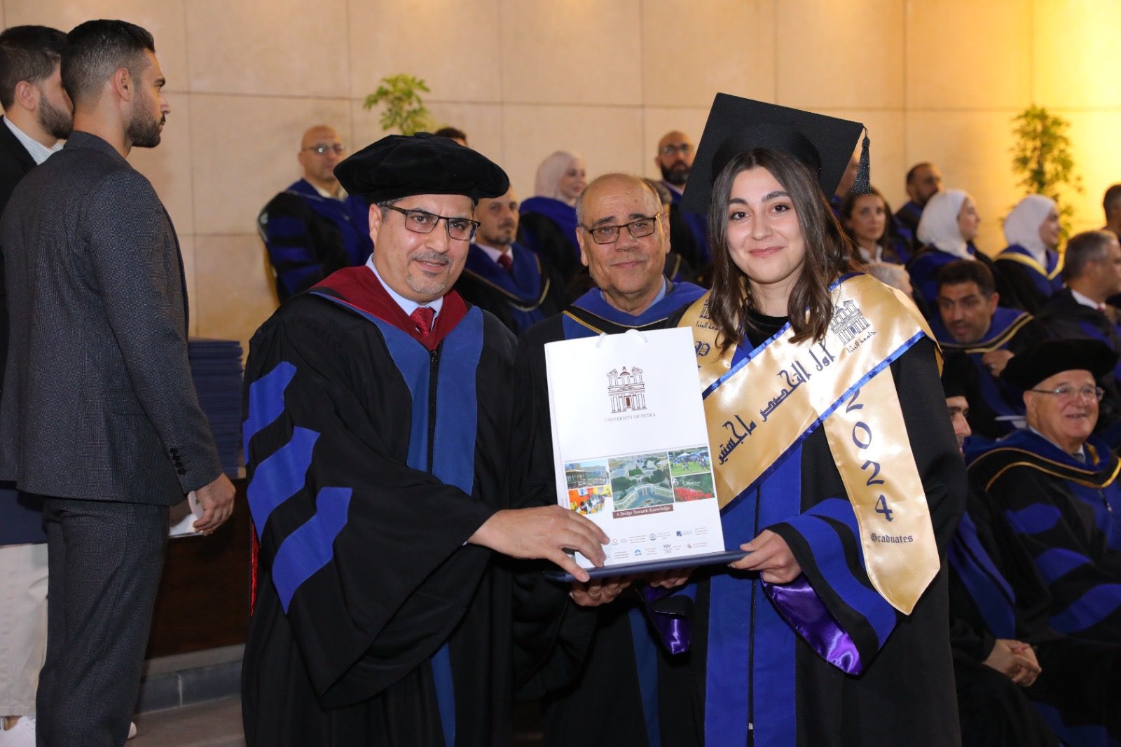 جامعة البترا تحتفل بتخريج طلبة الفصل الثاني من الفوج الثلاثين