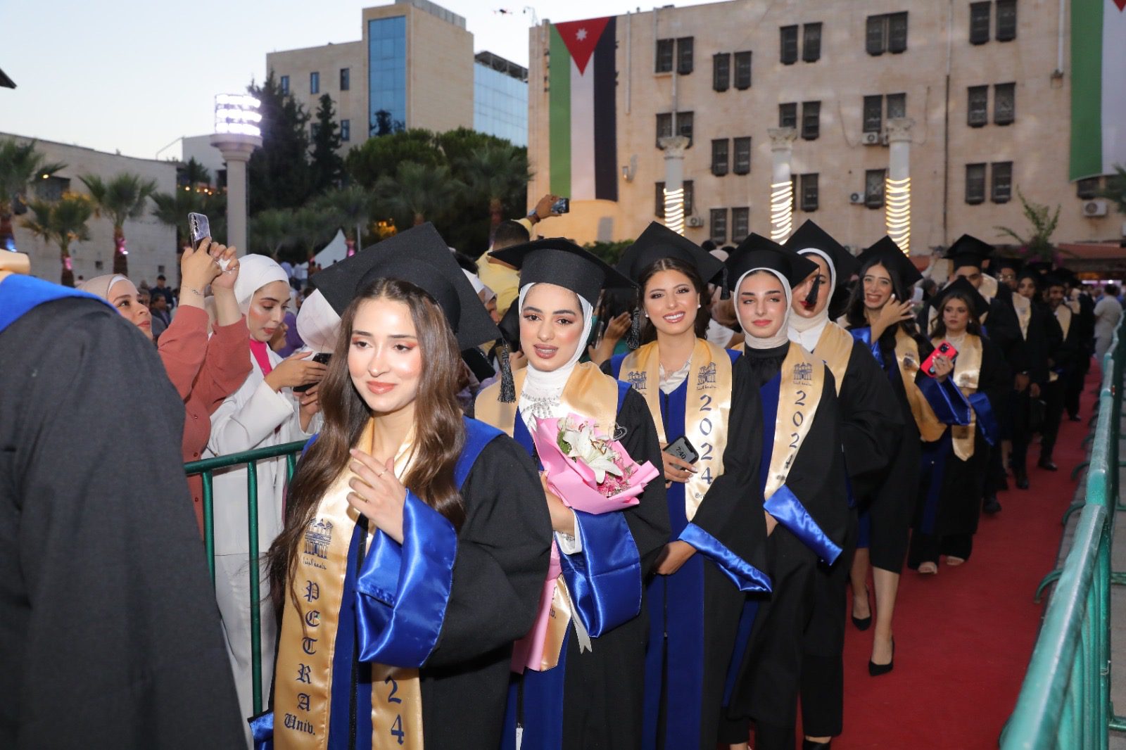 جامعة البترا تحتفل بتخريج طلبة الفصل الثاني من الفوج الثلاثين