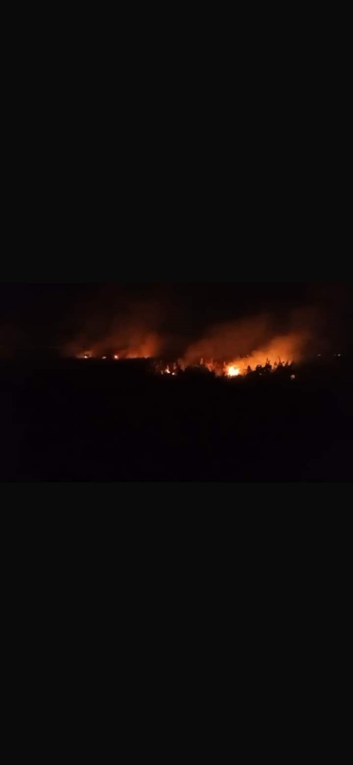 الدفاع المدني يسيطر على حريق في إحدى المزارع