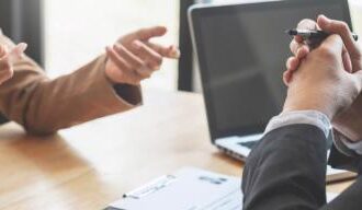 عاجل .. نقل ملف إيفاد الموظفين إلى وزارة التخطيط