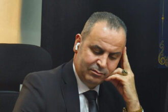 من الذي يقرر من هم وسائل الإعلام ؟؟