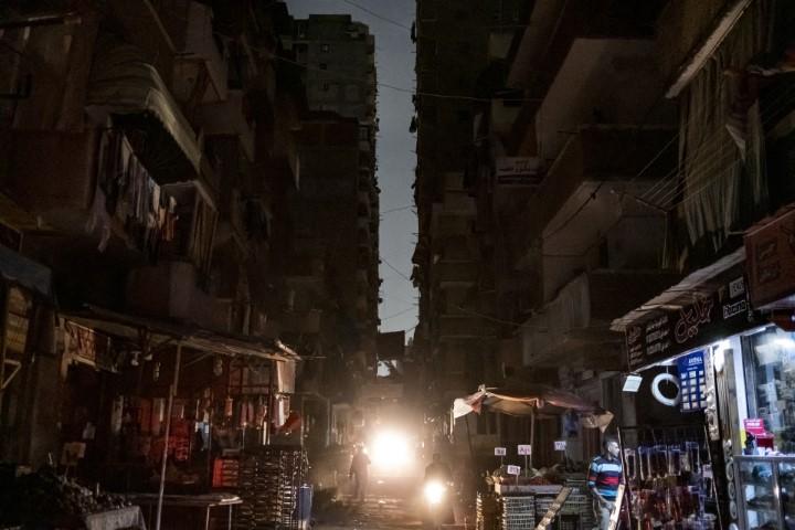 وقف تجريبي لتخفيف الأحمال الكهربائية في مصر