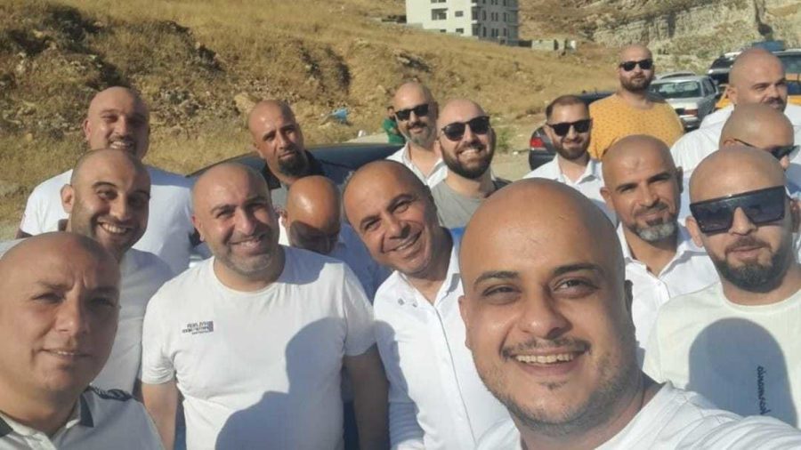 (رابطة الصلعان) مبادرة مهمة إنسانية تجمع نحو 10 آلاف شاب اردني