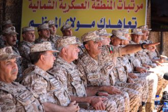 رئيس هيئة الأركان المشتركة يُتابع تمريناً تعبوياً في المنطقة العسكرية الشمالية