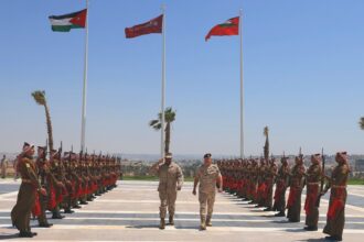 عاجل.. رئيس هيئة الأركان المشتركة يلتقي قائد القيادة الأمريكية في إفريقيا