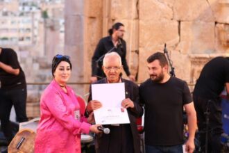 جرش 38 يكرم المعلم لطفي حداد