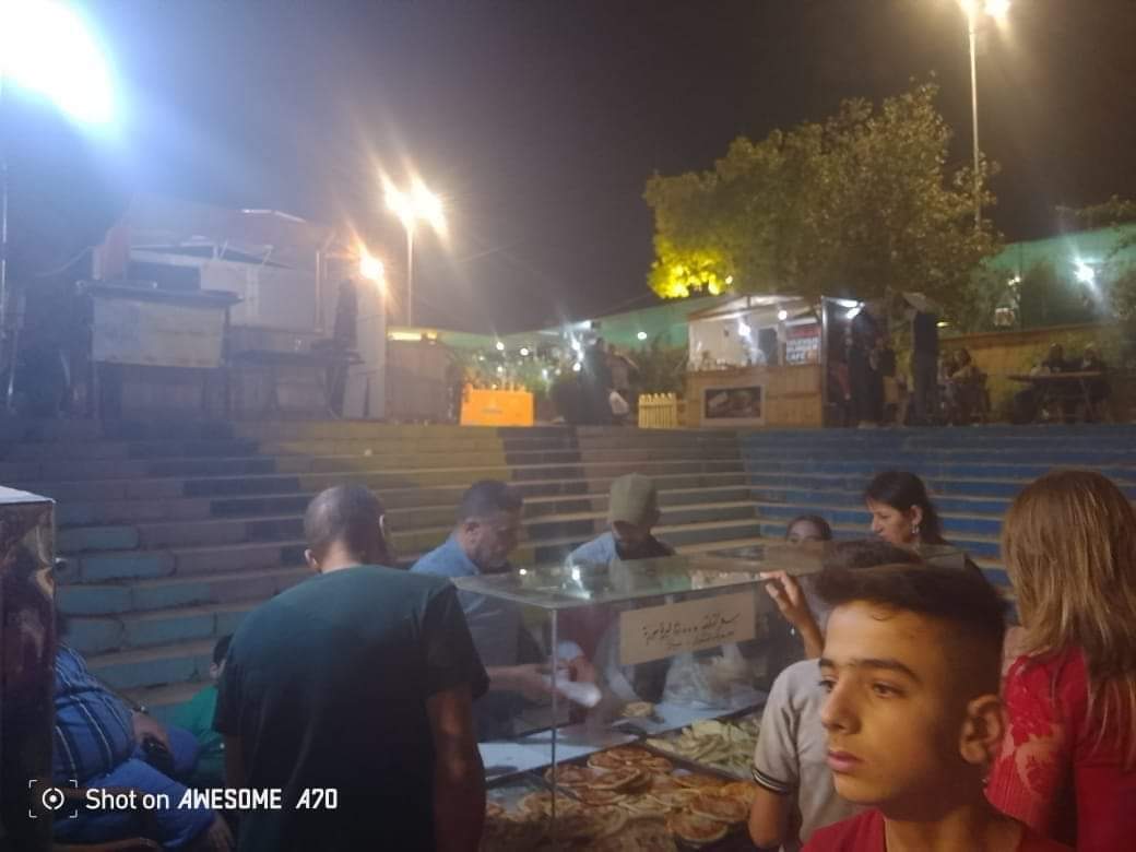 بسام دكاك من ممثل الى بائع فطائر والجمهور بين مؤيد و معارض