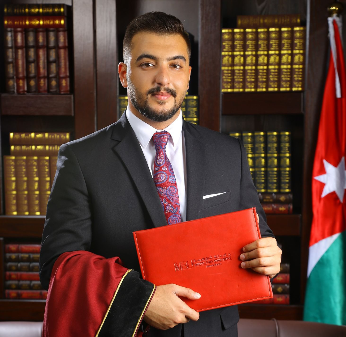 عبدالله العجارمة يحصل على البكالوريوس بالقانون .. مبارك