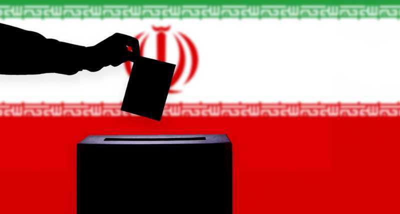 الناخبون الإيرانيون يتوجهون إلى الصناديق لإعادة الانتخابات الرئاسية