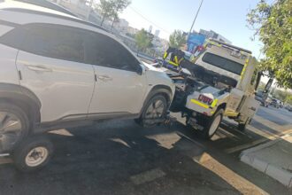 السير يضبط مركبة دون لوحة ارقام تجاوزت الإشارة الحمراء في عمان وضبط مخالفة للقيادة في العقبة