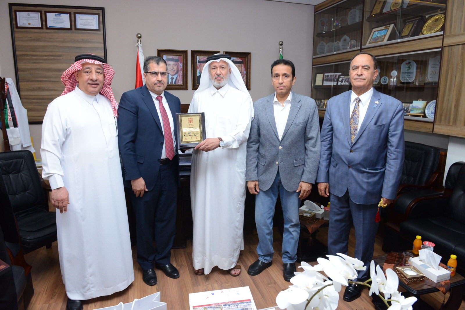 صورة حول : جامعة البترا تبحث مع الاتحاد العربي للثقافة الرياضية سبل التعاون المشترك جامعة البترا تبحث مع الاتحاد العربي للثقافة الرياضية سبل التعاون المشترك