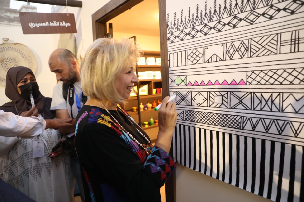 النجار تشيد بمشاركة سفارات الدول العربية في مهرجان جرش