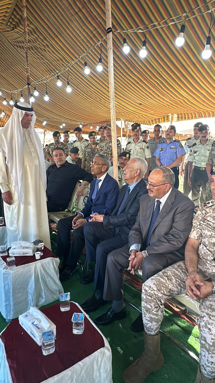 مندوبا عن الملك وولي العهد.... العيسوي يعزي عشيرتي الخصاونة والخوالدة