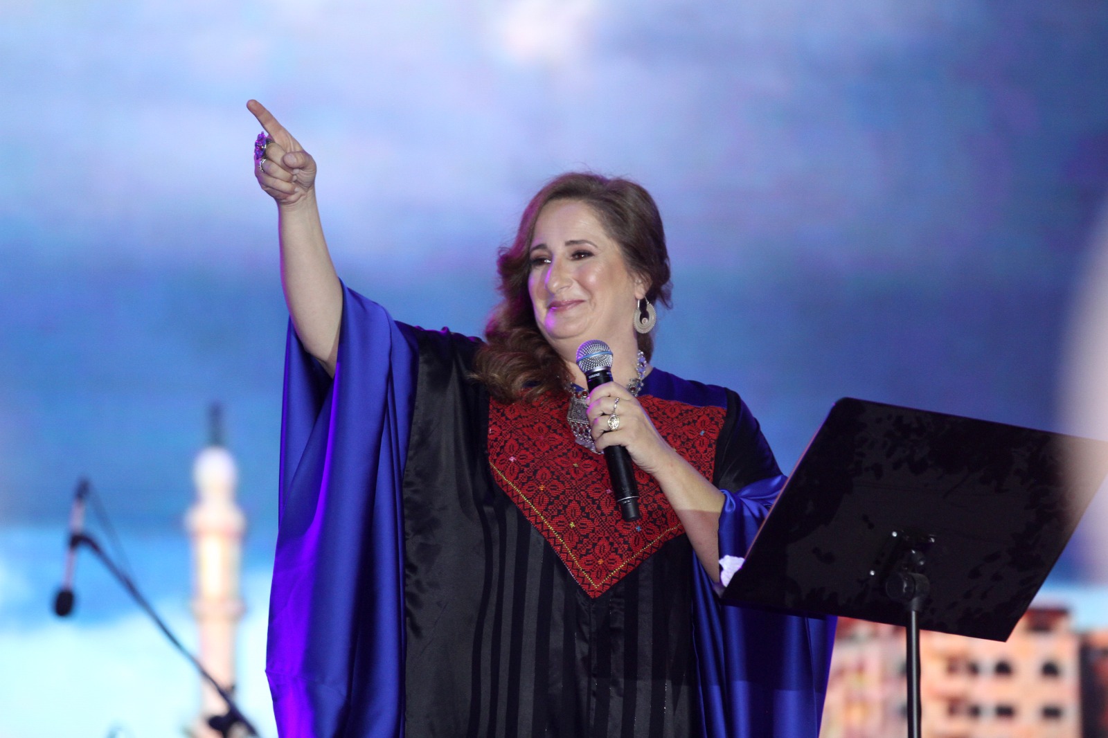 شقير ونحاس تغنيان للحرية والصمود..ومحمد خير جراح يرسم الضحكة على وجه جمهور جرش