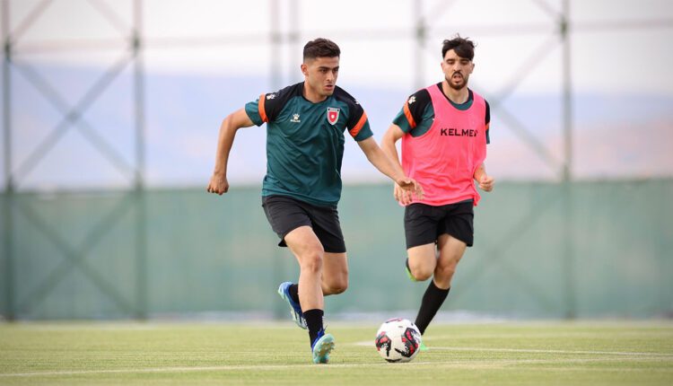 منتخب النشامى يبدأ بتدريبات صباحية ومسائية في معسكر تركيا