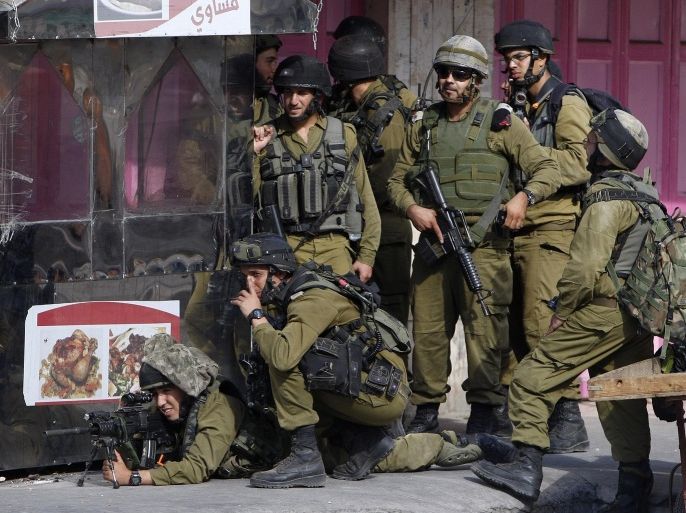 تصاعد التوترات في الضفة الغربية بَعد استشهاد شاب فلسطيني وإصابة آخرين برصاص الاحتلال