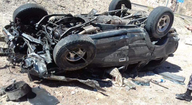 إصابات بتصادم مركبتين وإنقلاب إحداهما في العقبة