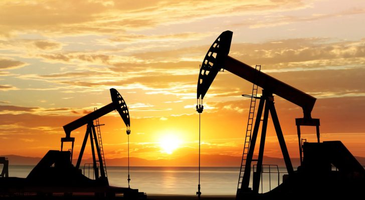 ارتفاع أسعار النفط العالمية مع تصاعد التوترات في الشرق الأوسط وموسم الأعاصير