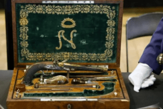 بيع مسدسات نابليون في مزاد علني وبسعر خيالي