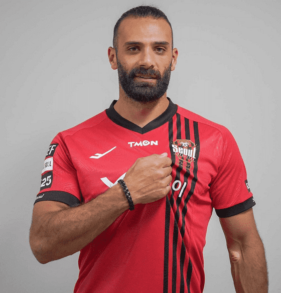 الاعب الاردني يزن العرب ينتقل إلى إف سي سيؤل الكوري الجنوبي