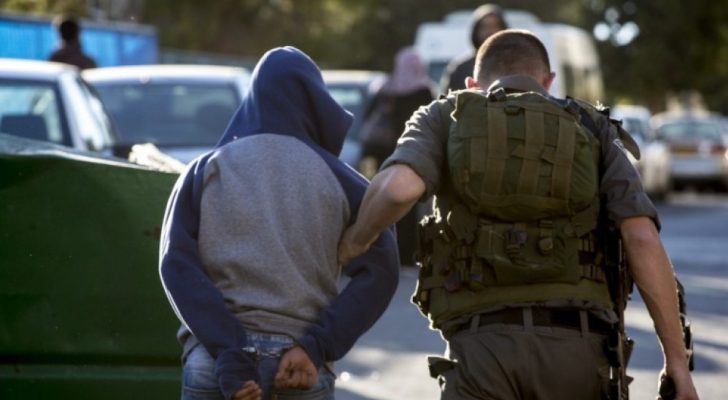 الجيش الاسرائيلي يعتقل 15 فلسطينيا بالضفة الغربية اليوم