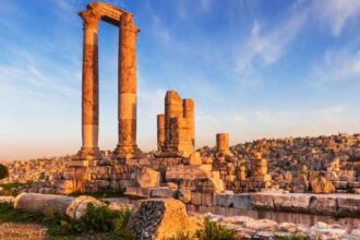 أجواء حارة نسبياً يوم الأحد مع ظهور غيوم على ارتفاعات منخفضة