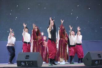 فرقة "أوف ستيج" تسطر ليلة تراثية فلسطينية في جرش (صور)