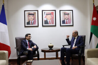 عاجل .. الصفدي يناقش مع وزير فرنسي وقف التصعيد