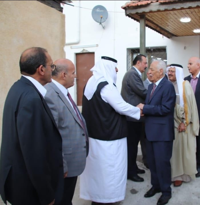 عاجل | مندوبا عن الملك وولي العهد..العيسوي يعزي عشائر الخزاعلة والعبداللات وأبو طالب