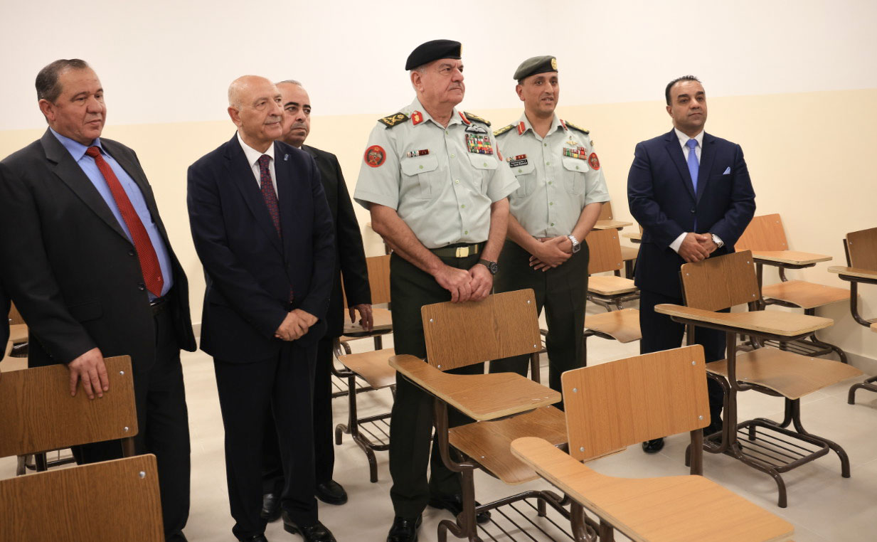 رئيس هيئة الأركان المشتركة يفتتح مدرسة كفر أبيل الثانوية للبنين في اربد