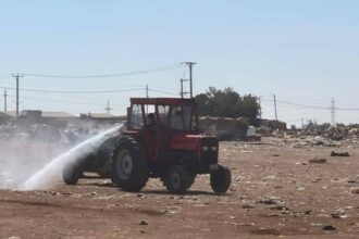 عاجل .. حملة رش لمكافحة الحشرات في سوق الحلال بإربد