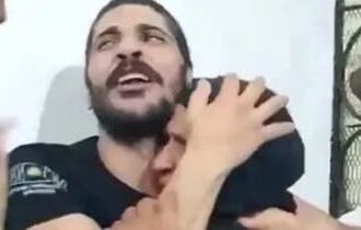 "الخالة ام ثانية" ام مصرية تتنازل عن حق ابنها المقتول من أجل ابن شقيقتها القاتل(فيديو)