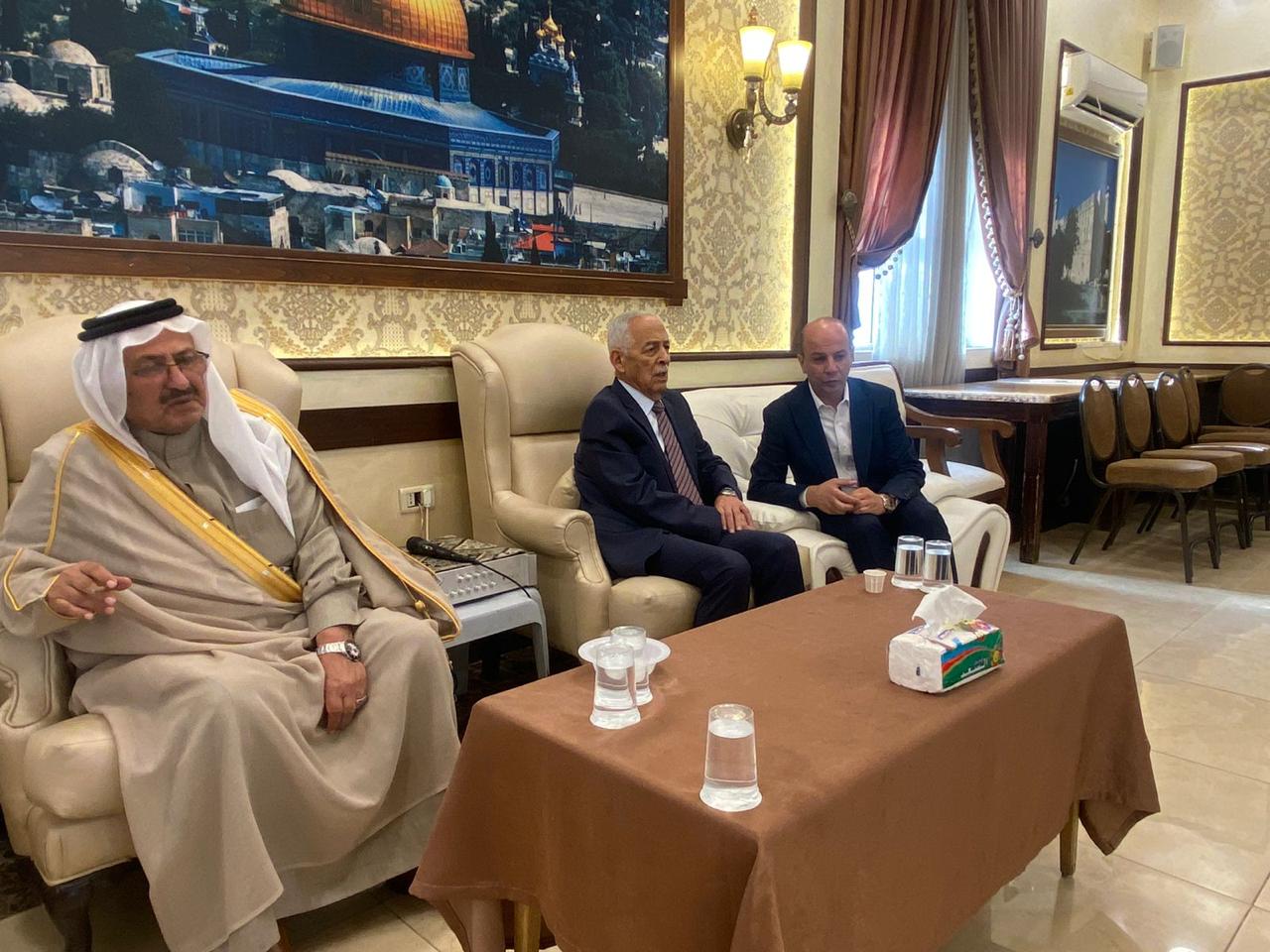 عاجل | مندوبا عن الملك وولي العهد..العيسوي يعزي عشائر الخزاعلة والعبداللات وأبو طالب