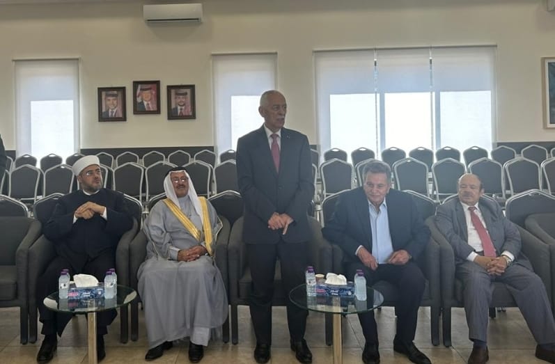 عاجل |مندوبا عن الملك وولي العهد.... العيسوي يعزي الكلالدة وآل خير والربيحات وآل حسن