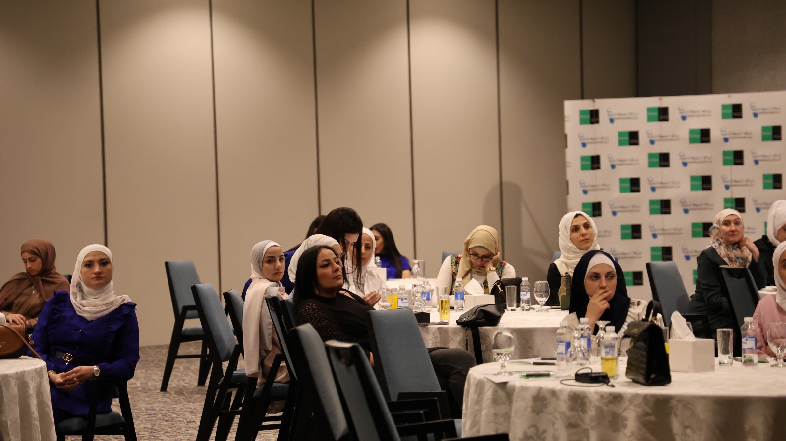 مستشفى الاستقلال يشارك بمحاضرة توعوية بمناسبة الاسبوع العالمي للرضاعة الطبيعة بالتعاون مع شركة كبسوله