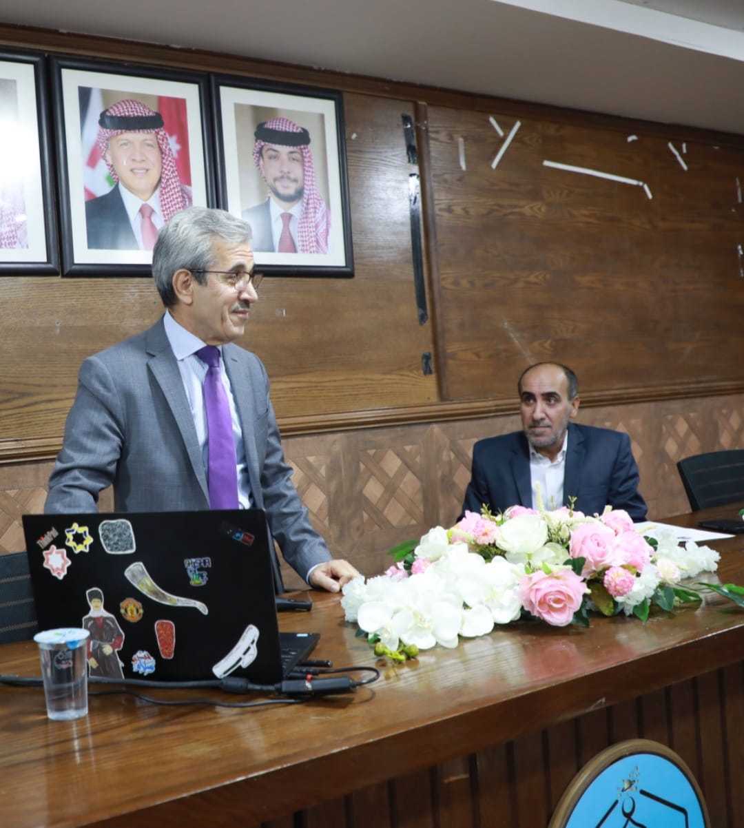 صورة حول : رئيس المركز الوطني للإبداع يحاضر في جامعة الزرقاء رئيس المركز الوطني للإبداع يحاضر في جامعة الزرقاء
