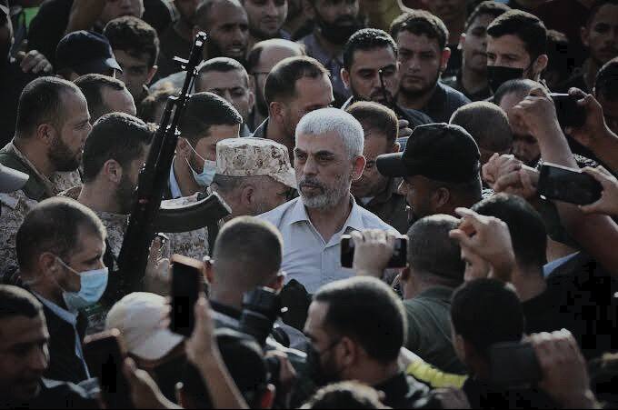 من هو يحيي السنوار ؟ حماس تنشر السيرة الذاتية له