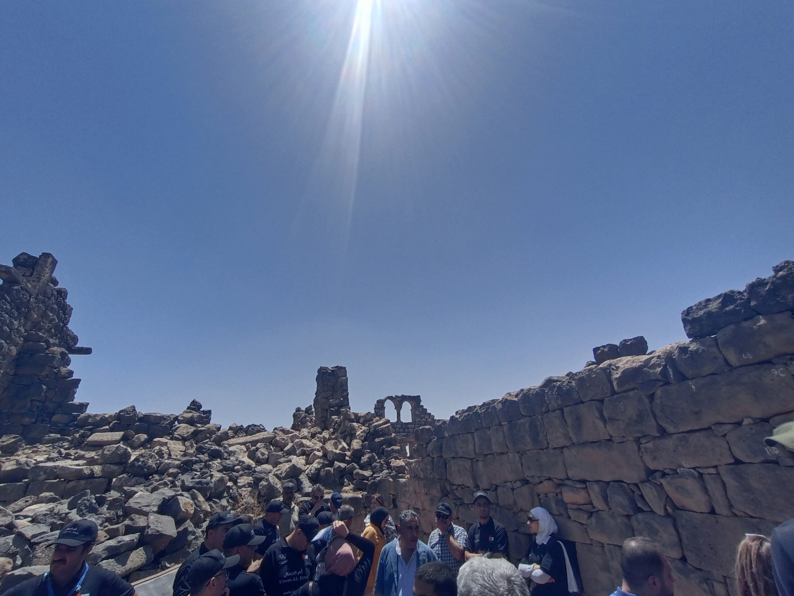 جولة إعلامية إلى موقع "أم الجمال" برفقة وزير السياحة ووزير الاتصال الحكومي ووزيرة الاستثمار(فيديو)
