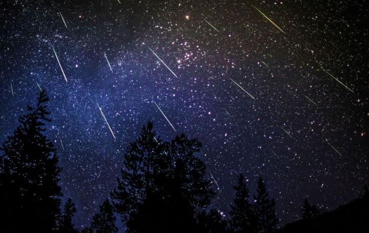 زخات من الشهب ستزين سماء المملكة في هذا الموعد