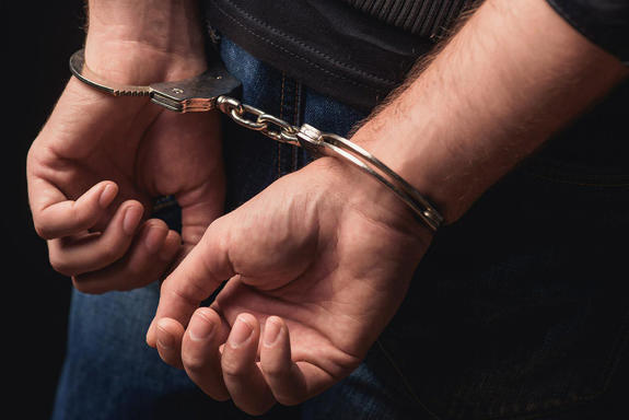 وفاة عشريني على يد والده بواسطة أداة حادة بعمان