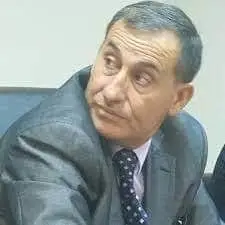 غترة بلا عِقال …وعالم بلا عُقّال