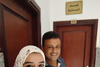 أب مصري ينجح بالثانوية العامة و بتوفق على نجلته