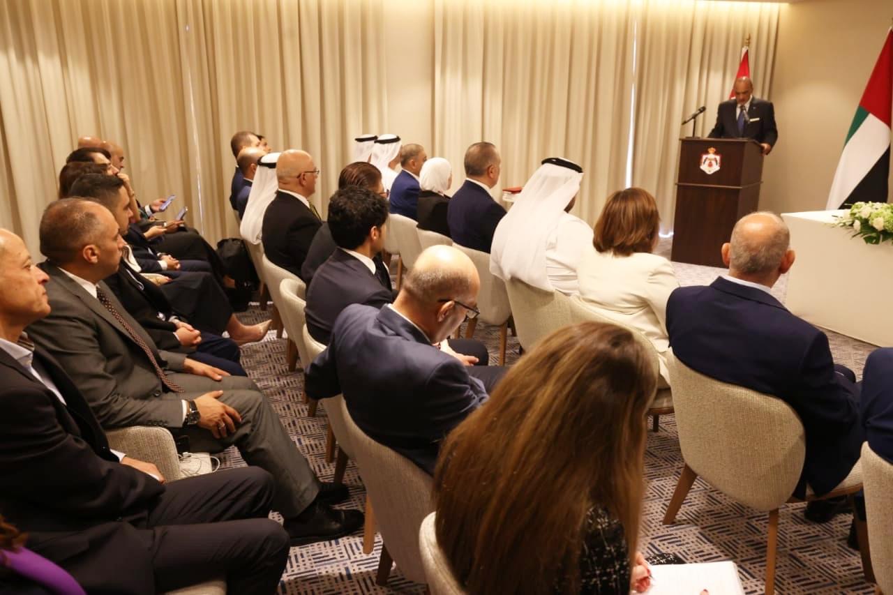 الخصاونة: التفاوض مع الإمارات لإعادة تأسيس ميناء بري في معان