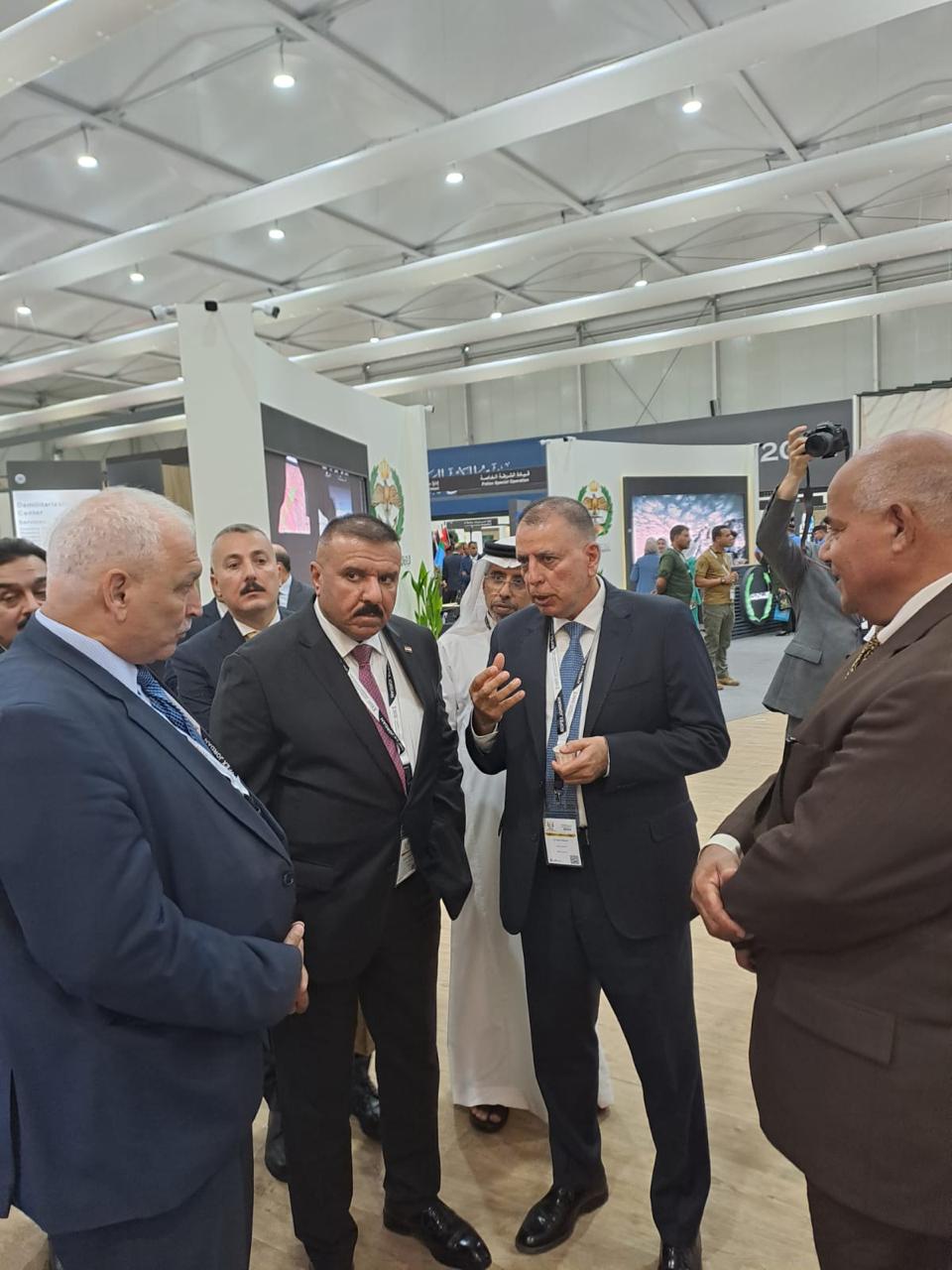 "الفراية" يطلع نظيره العراقي على الأجنحة الخاصة بالقوات المسلحة سوفكس 2024