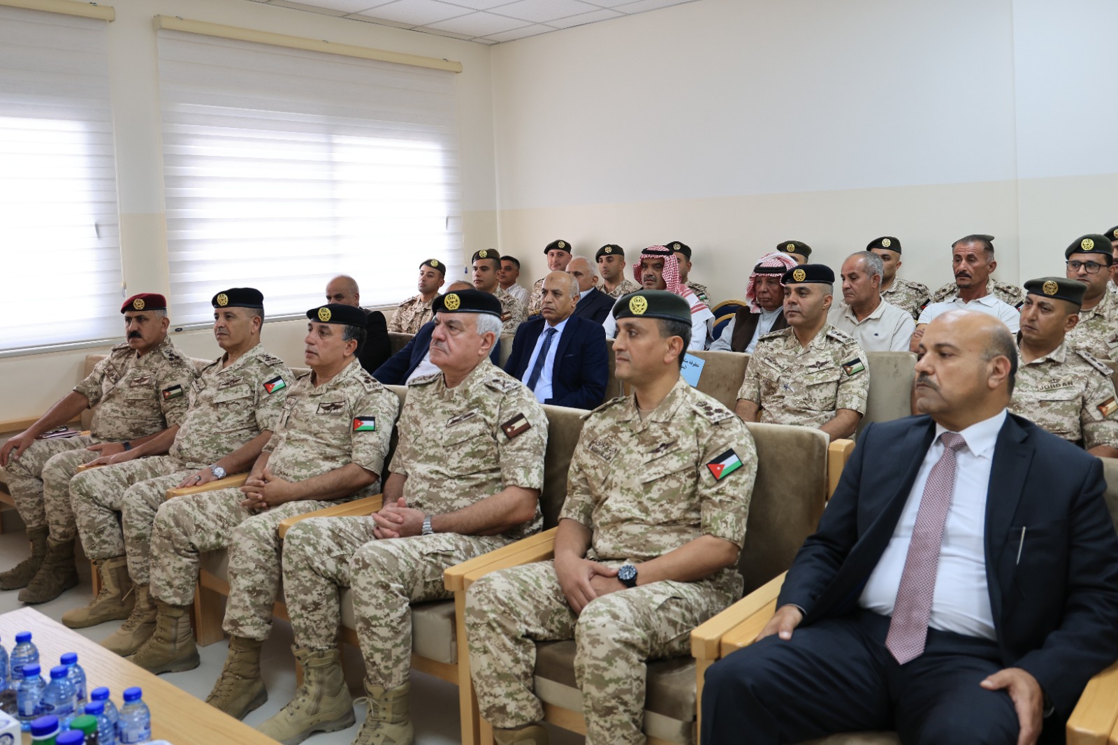 رئيس هيئة الأركان المشتركة يفتتح مدرسة الفيصلية الأساسية للبنين في لواء الموقر