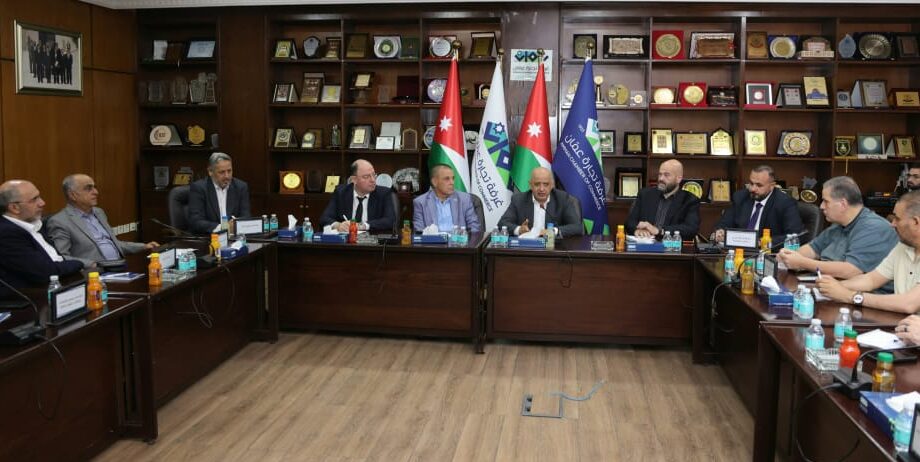 نقابات وجمعيات تجدد دعمها لقرار تحديد ساعات دوام القطاع التجاري بالعاصمة