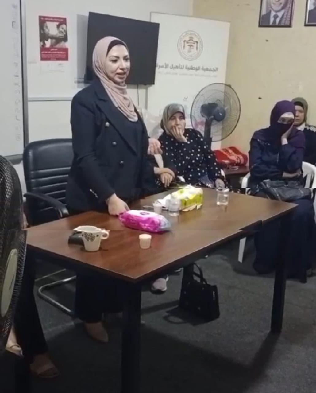 صورة حول : المرشحة في قائمة النهوض الاستاذة ايمان الخواجا في لقاء انتخابي نسائي في الهاشمي الشمالي المرشحة في قائمة النهوض الاستاذة ايمان الخواجا في لقاء انتخابي نسائي في الهاشمي الشمالي