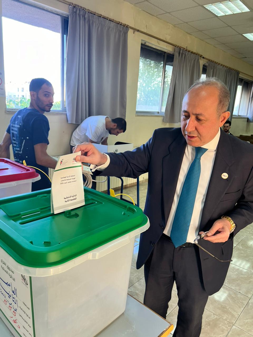 بالفيديو ..نفاع اول الامناء العامين الذين ادلوا بصوتهم