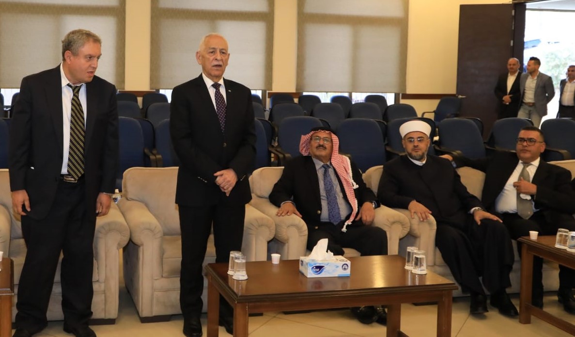 *مندوبا عن الملك وولي العهد...العيسوي يعزي آل الصوفي وشعبان والنجار*